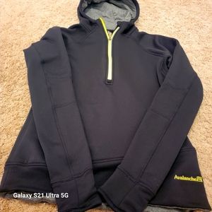 Avalanche Hooded sweatshirt. Size M